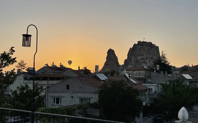 Anatolia Raymonde Cave House