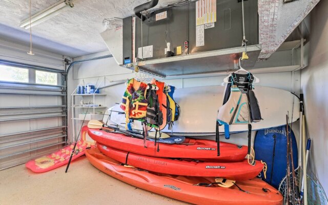 Pool, Dock & Kayaks: Waterfront Palmetto Home