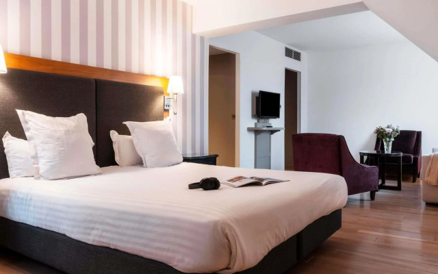 Mercure Maintenon