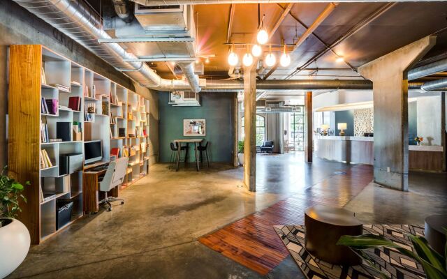 The Loom Hotel Tapestry Collection by Hilton