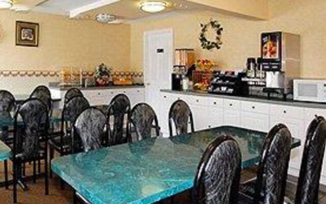 Econo Lodge Chicopee