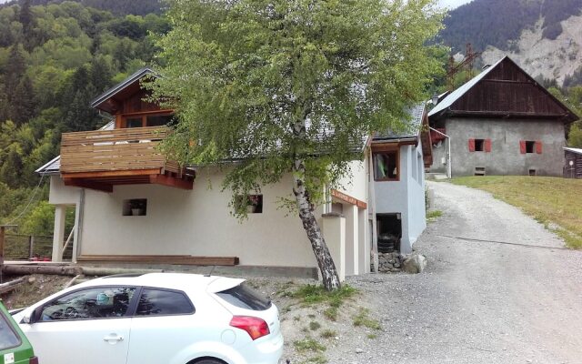 Studio in Saint-jean-d'arves, With Wonderful Mountain View, Furnished