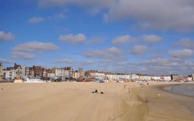 Rolling Hills, WEYMOUTH