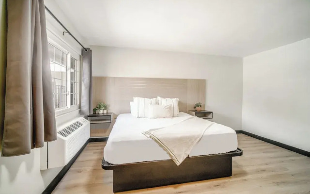 ERTH INN by AGA- San Ysidro