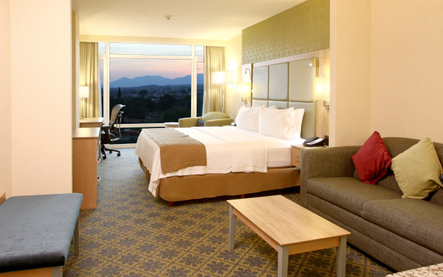 Holiday Inn Express Hotel & Suites Cuernavaca by IHG