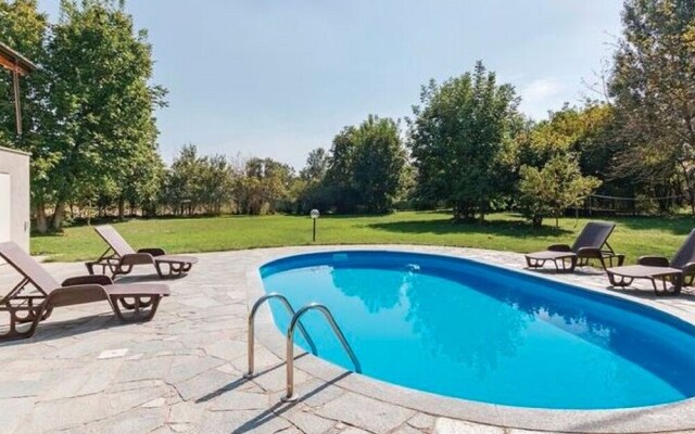 Captivating Holiday Home in Incisa Scapaccino With Pool