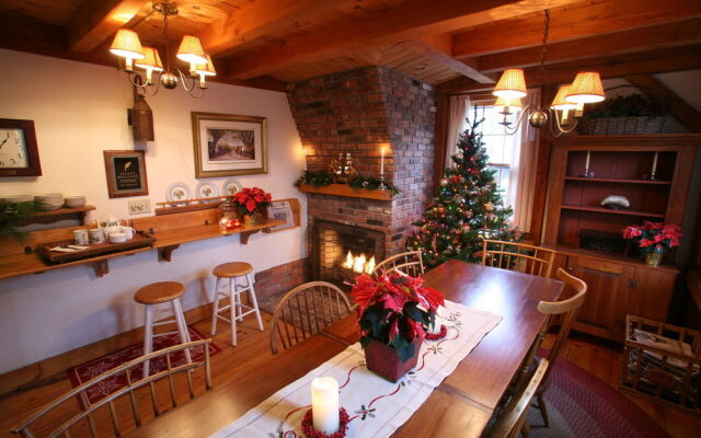 Seven Sea Street Inn