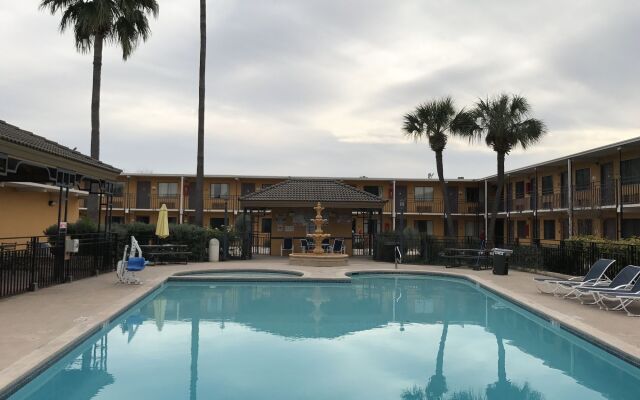 Americas Best Value Inn Laredo