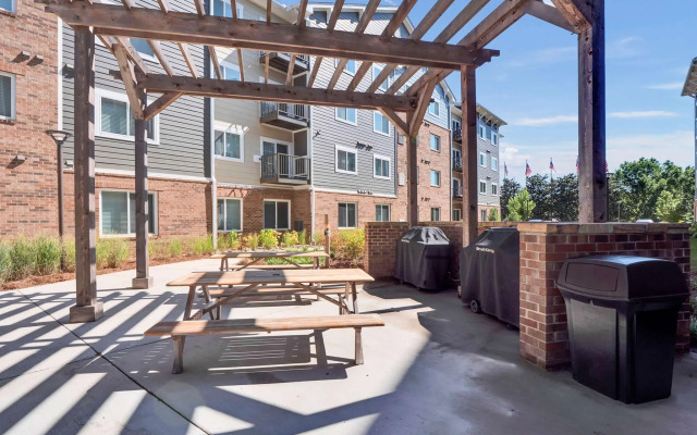 WaterWalk Extended Stay by Wyndham Charlotte - Arrowood