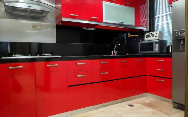 2 Bedroom Park Royale Apartment By Travelio