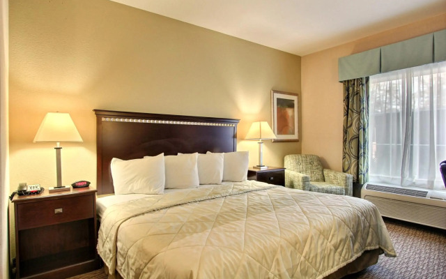 Magnolia Inn & Suites