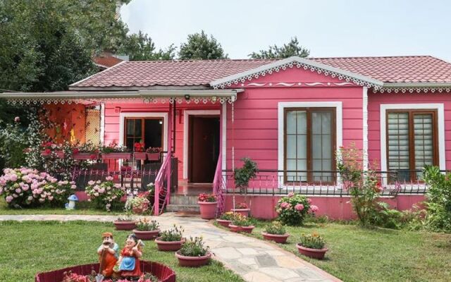 Maşukiye Pink House Bungalow