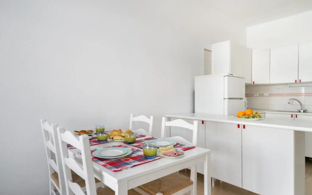 Acqua Vista Family Apartment - 200M from BEACH