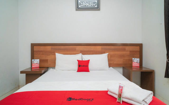 RedDoorz Syariah Near Tugu Dodol Kandangan