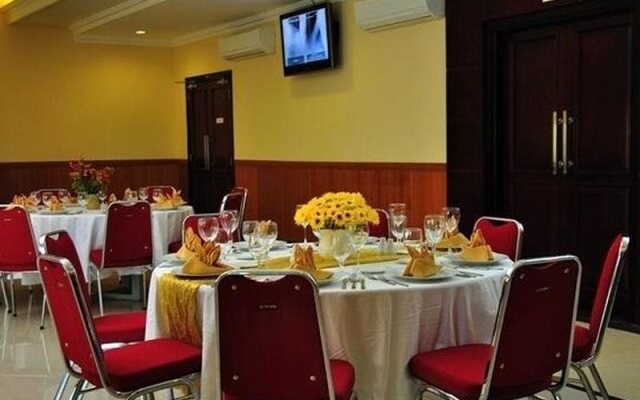 Feodora Airport Hotel