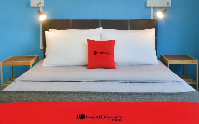 RedDoorz Hostel @ Beach Road