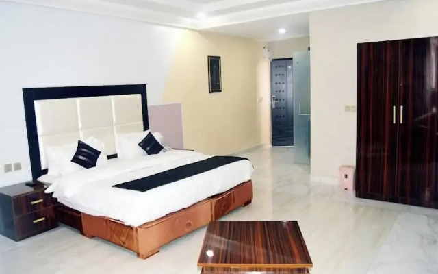 Tatiana Hotel and Suites
