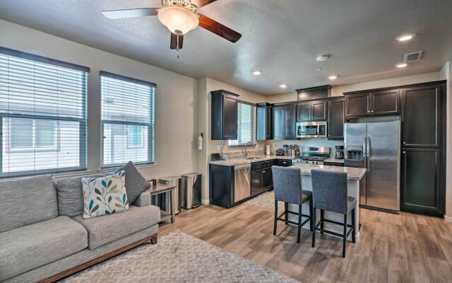 Pet-friendly Elk Grove Retreat w/ Balcony!