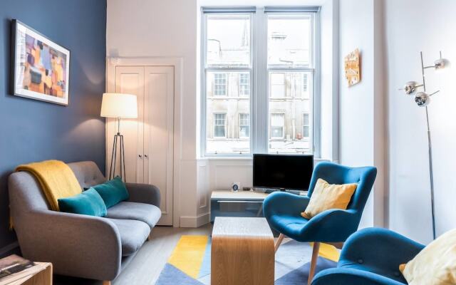 Stylish Newly Renovated Old Town Flat