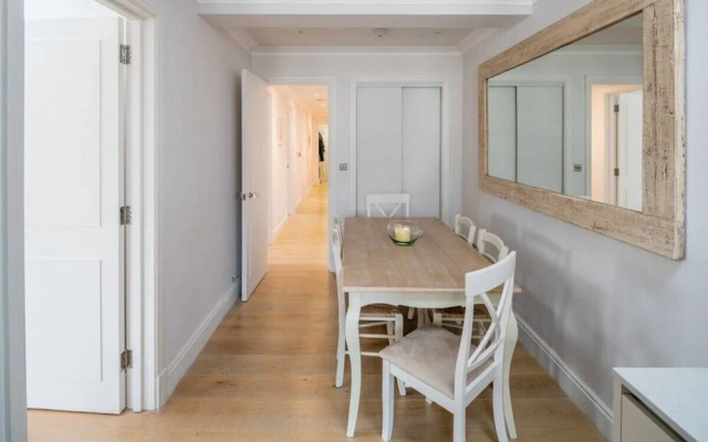 Beautiful Spacious 3 bed 2 Bath in Earl's Court