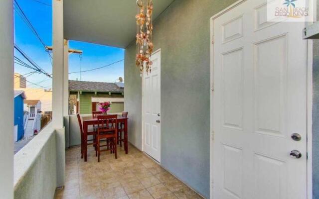 200-Surf Stars Penthouse