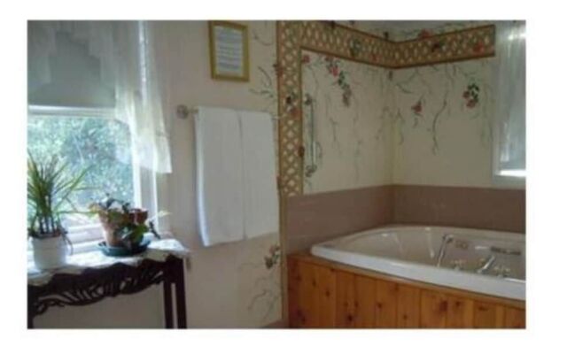 Tidewater Inn