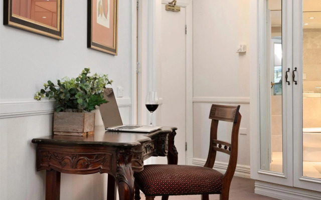 Echoes Boutique Hotel and Restaurant