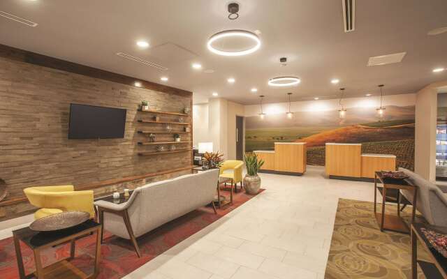 La Quinta Inn & Suites by Wyndham Morgan Hill-San Jose South