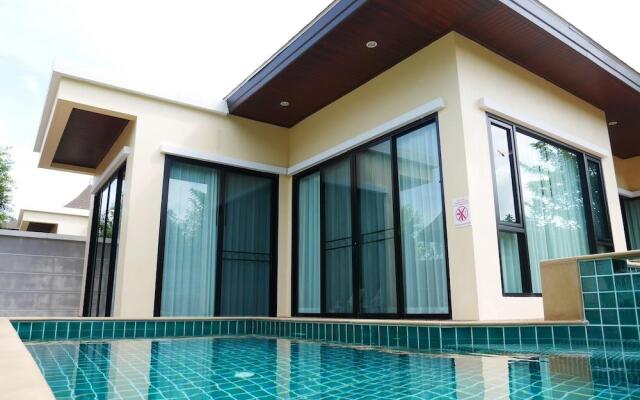 The sea aonang pool villa