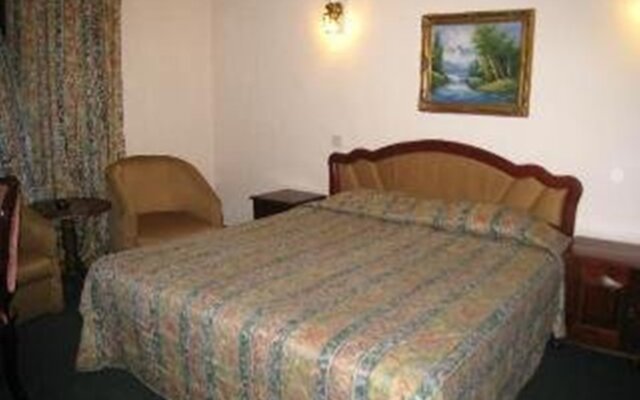 Tea Bush Hotel - Nuwara Eliya