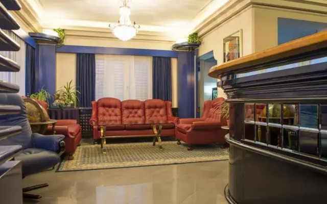 Royal Hotel