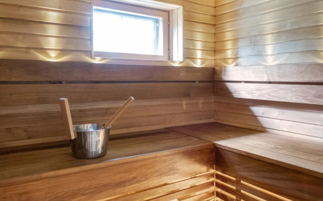 Holiday Home Muuttohaukka