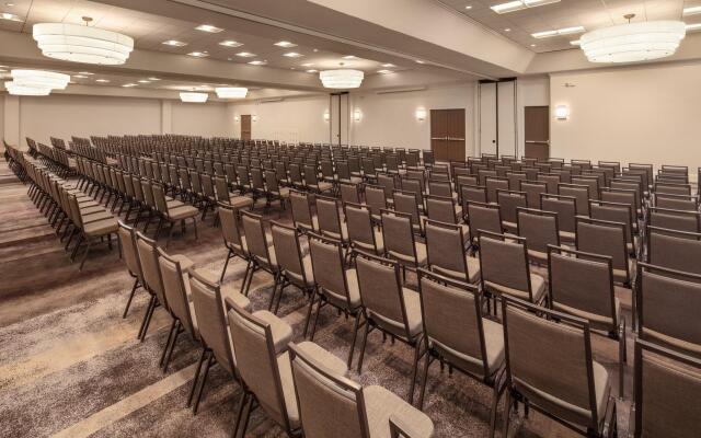 Crowne Plaza Dallas Market Ctr - Love Field by IHG