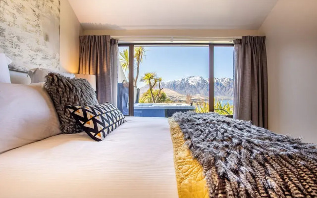 Alpine Gold With Incredible Lake Views SPA