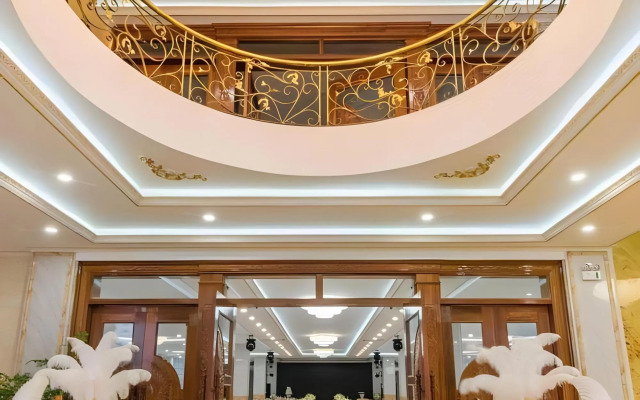 Tan An Palace