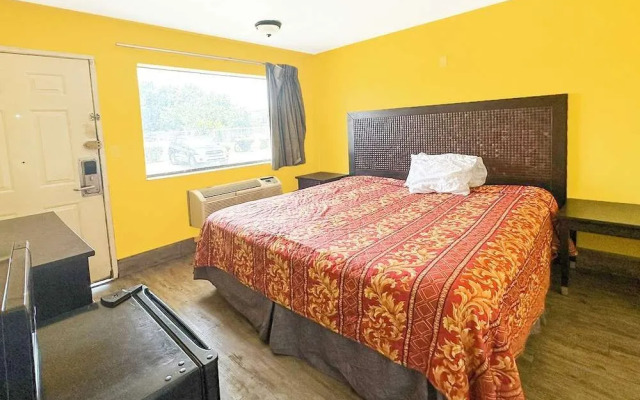 Luxury Inn by OYO Albany