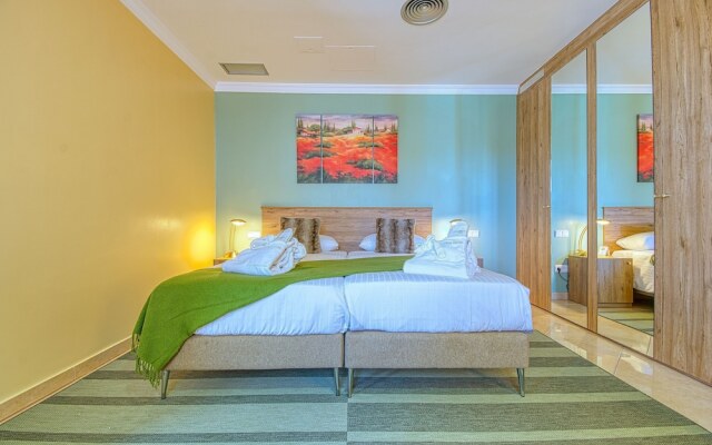 Casa León Royal Retreat