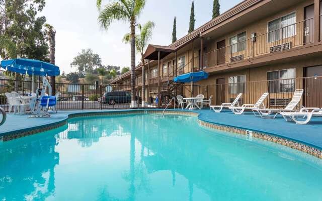 Days Inn by Wyndham San Bernardino