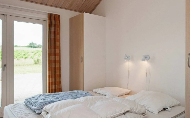 Rustic Holiday Home in Ebeltoft with Hot Tub