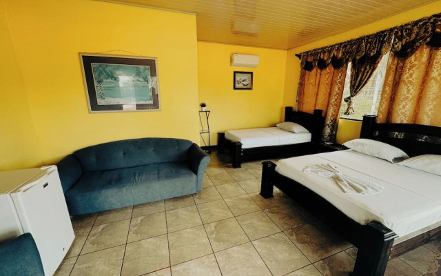 Los Angeles Hotel & Resort