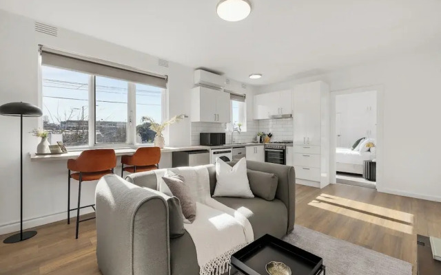 Windsor Apartments by Urban Rest