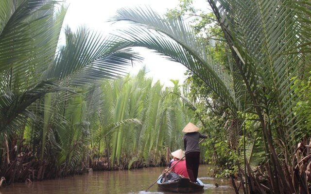 Tra Vinh Lodge