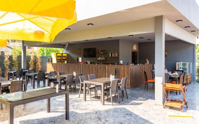 Deniz Otel Sarigerme