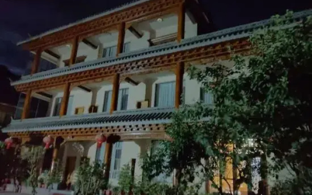 Weixi Gadan Fanyin Homestay (Tacheng Cultural Square Store)