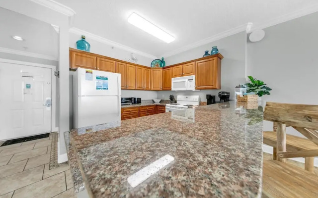 Twin Palms 804