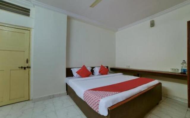 OYO 16533 Hotel Sudarshan