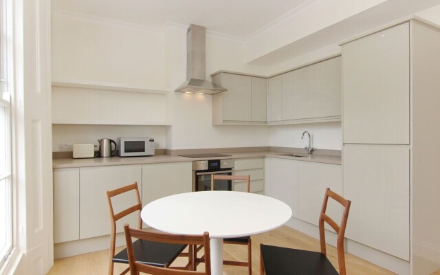 Lovely Apartment in London near Markham Square