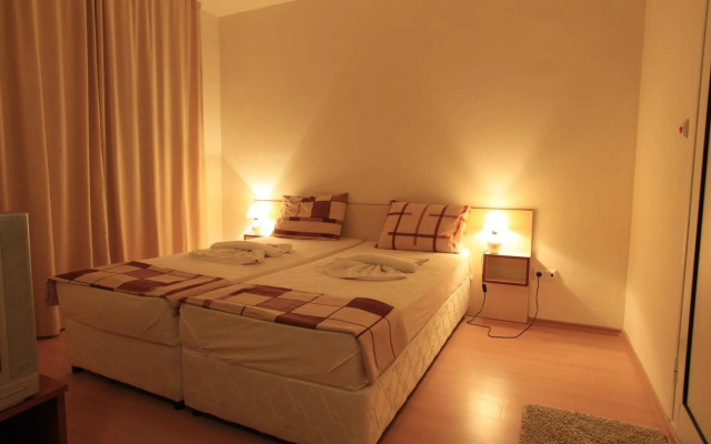 Rainbow 2 Beach Apartments