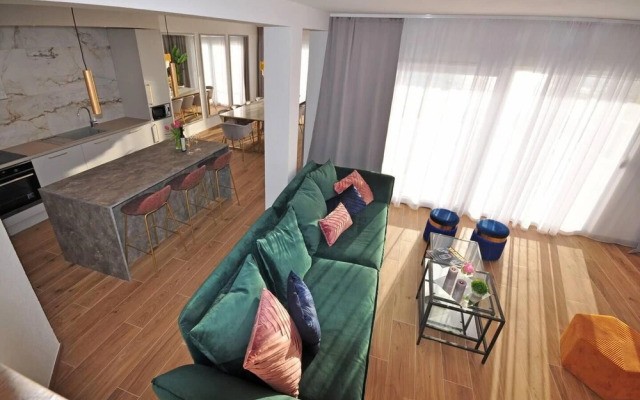 Villa Iva With sea View and Pool