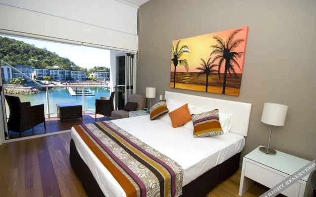 Beachside Magnetic Harbour Holiday Apartments